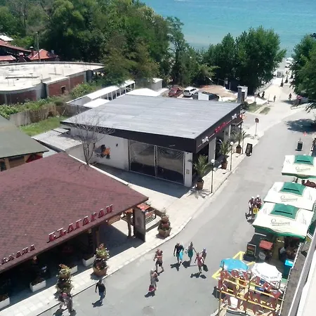 La Piazza & Апарт-отель Приморско