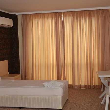 La Piazza & Apartmanhotel 3*