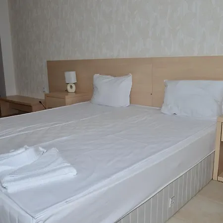 Apartmanhotel La Piazza & 3*