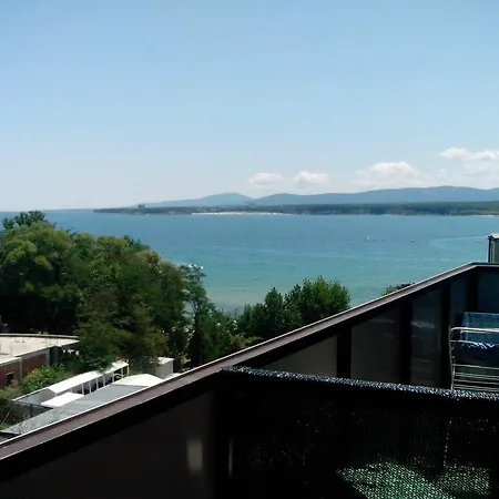 公寓式酒店 La Piazza & 4*