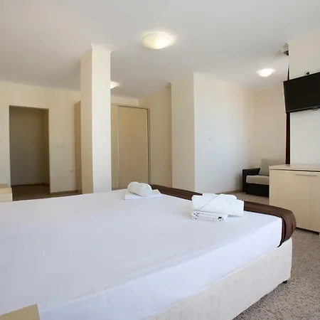 Aparthotel La Piazza & Primorsko