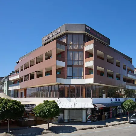 Hotel de apartamente La Piazza & Primorsko