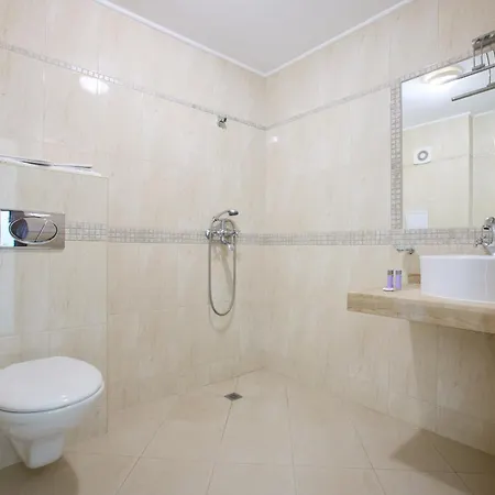Aparthotel La Piazza & 3*