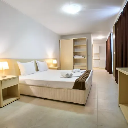 La Piazza & Aparthotel Primorsko