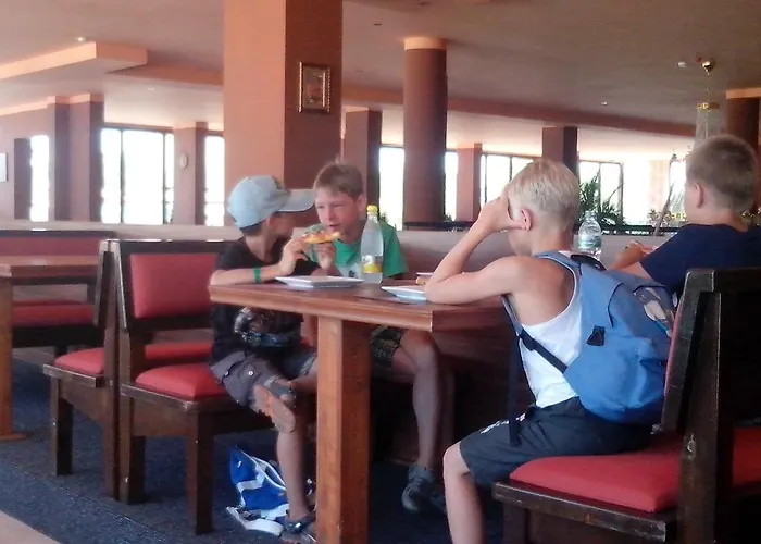 Aparthotel La Piazza &